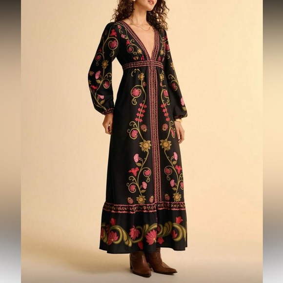 Elegant Black Floral Maxi Dress - Picture 3 of 7